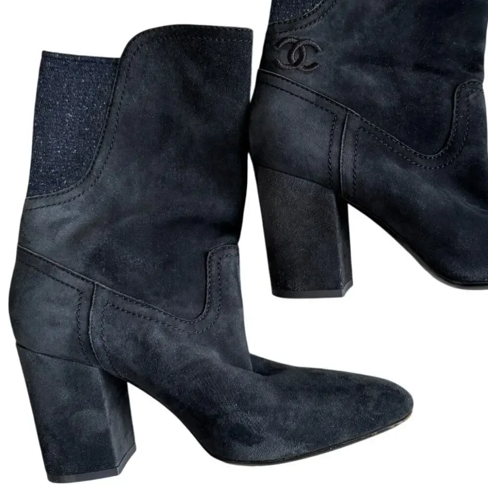 CHANEL size 37